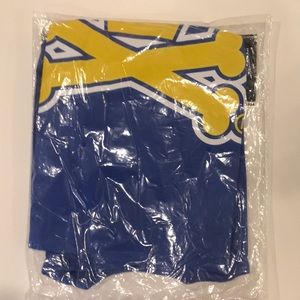 Johnny Cupcakes Bruins crossbones